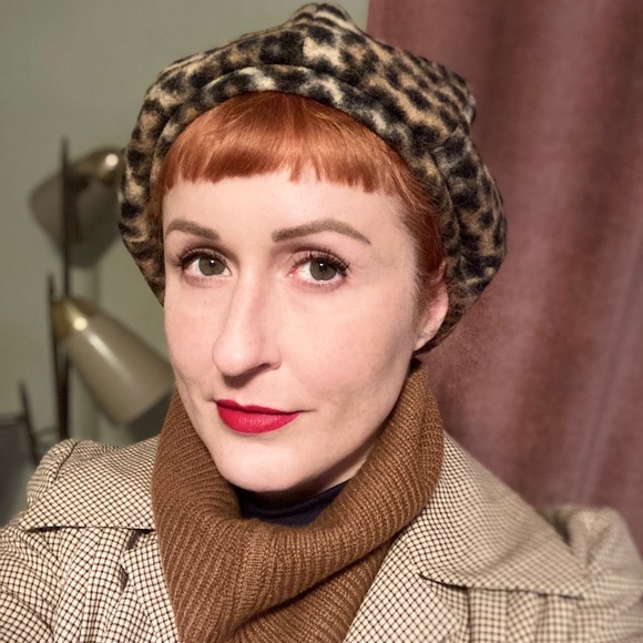 Meet your Posher, Dana - Picture 1 of 3